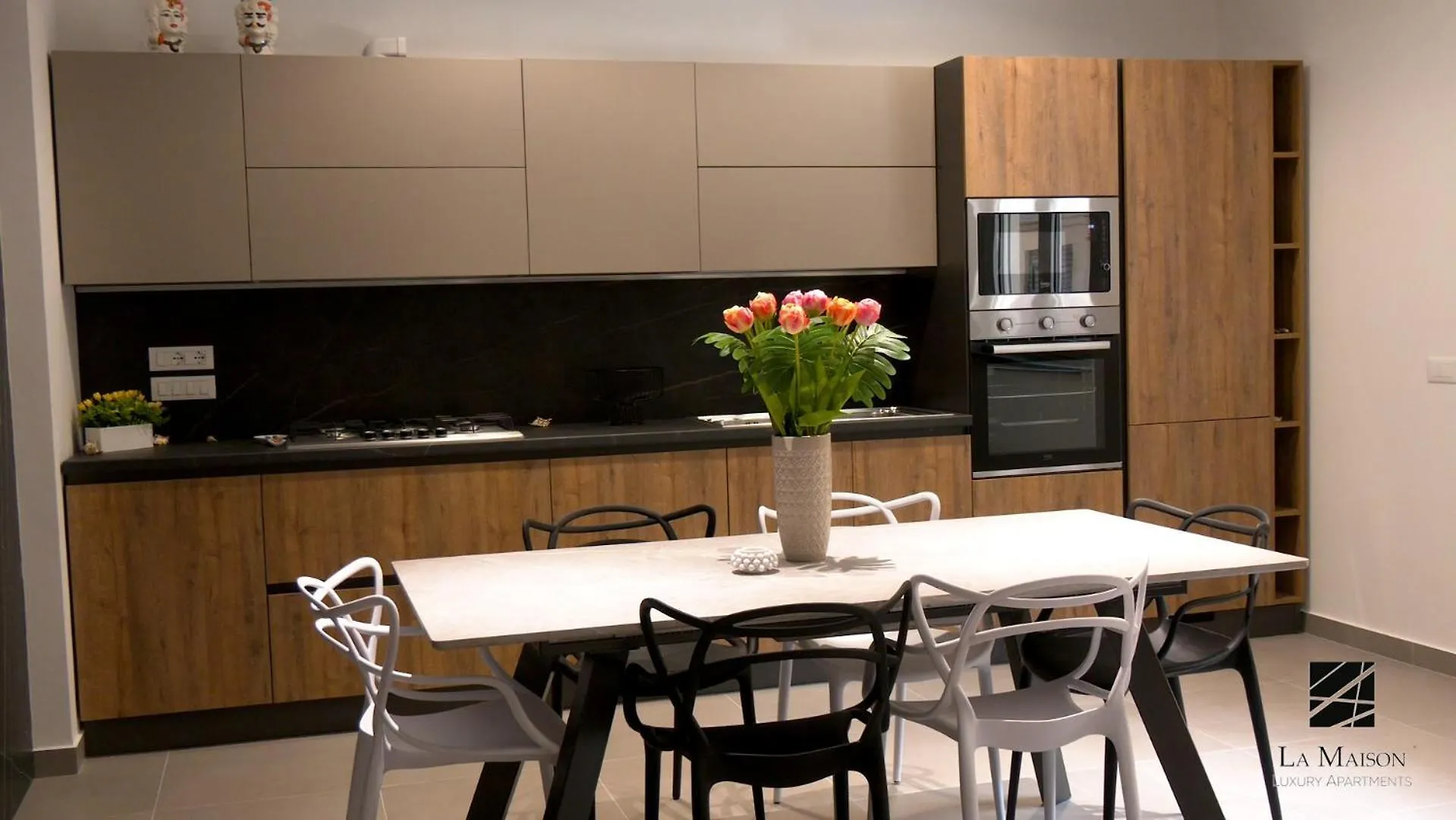 La Maison Luxury Apartments Terme Vigliatore Italien